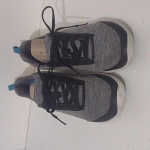 Croc sneakers size 10